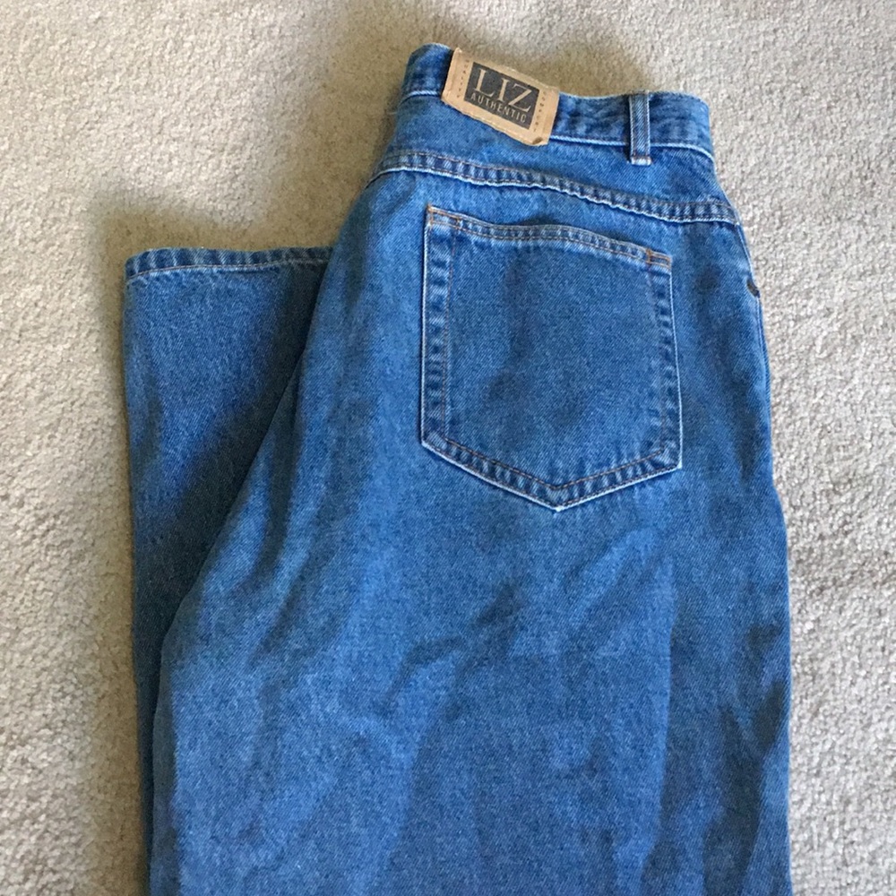 High Waisted Mom Jeans. Size: 32